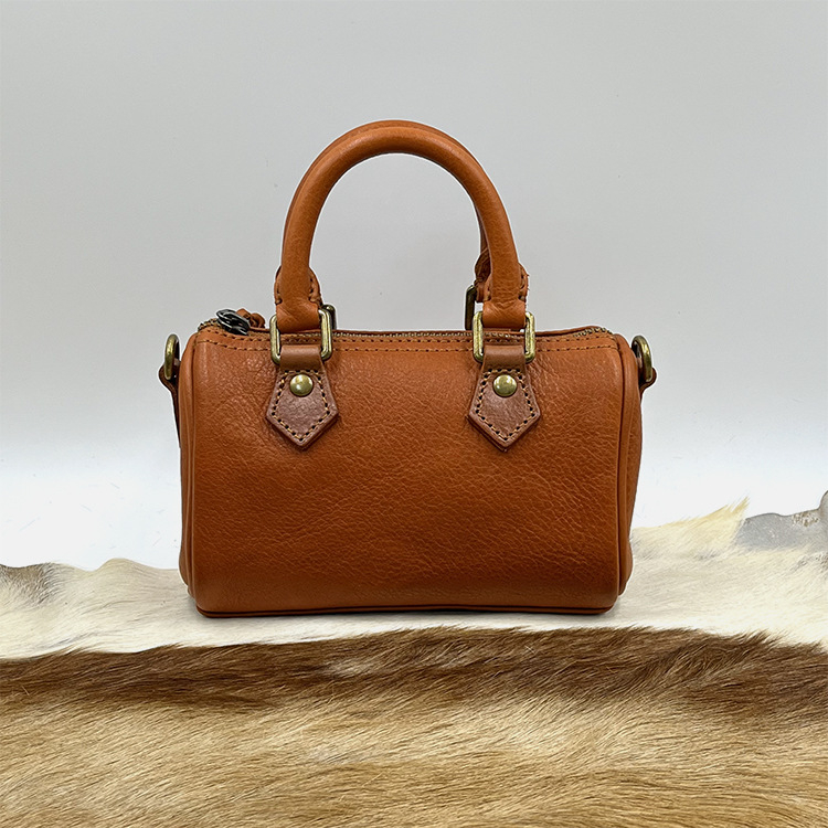 Ručno izrađena kožna crossbody torba s rastlinskim tretmanom kože, mini Boston stil, torba za mobitel, svakodnevna upotreba