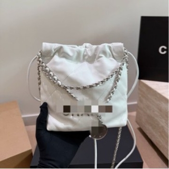 Torba Tote u Chanel stilu, kožna, dijamantno šivana, lančani kaiš, mala veličina, velik kapacitet