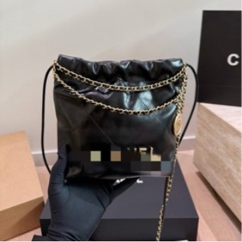 Torba Tote u Chanel stilu, kožna, dijamantno šivana, lančani kaiš, mala veličina, velik kapacitet