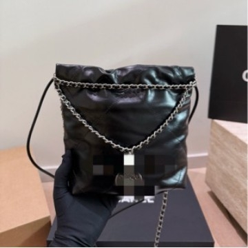 Torba Tote u Chanel stilu, kožna, dijamantno šivana, lančani kaiš, mala veličina, velik kapacitet