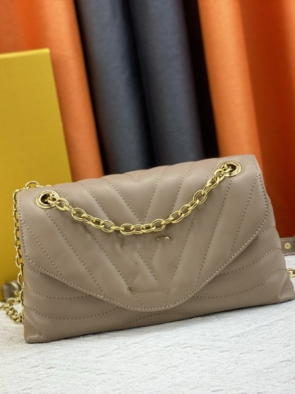 New Wave lančana torbica za žene, mala PVC crossbody torba s quiltiranim V uzorkom, L-stil