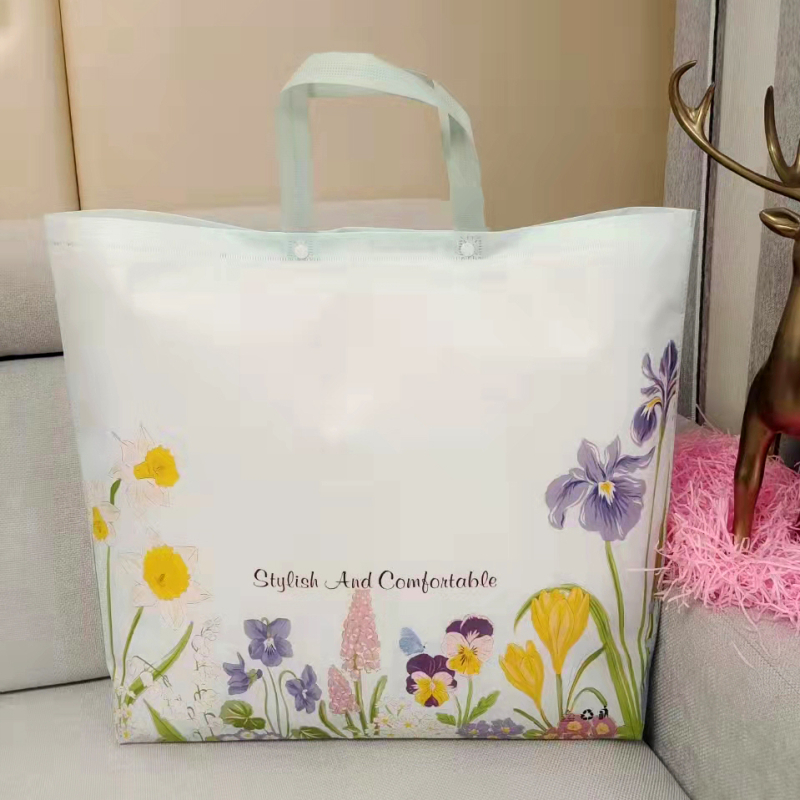Set de pat din velur, 4 piese, cu geantă cadou din material nețesut și pătură ușoară de vară