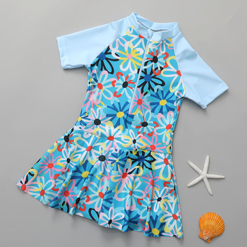 Costum de baie întreg pentru fete cu fustă, stil sport, uscare rapidă