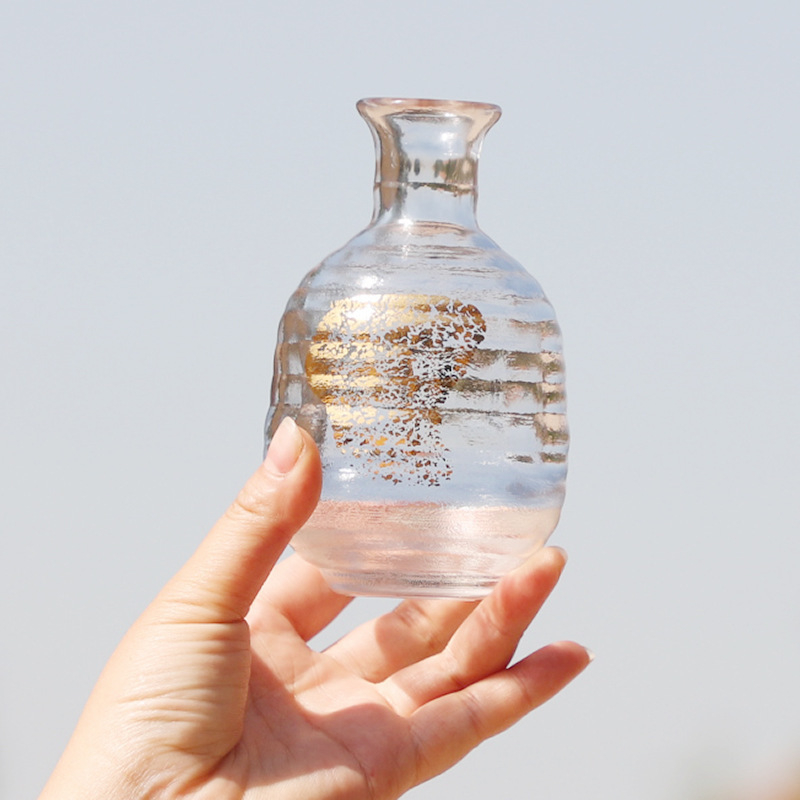 Set japonez de saké din sticlă fără plumb, cu decantor, cești de saké și pahare cu foiță de aur