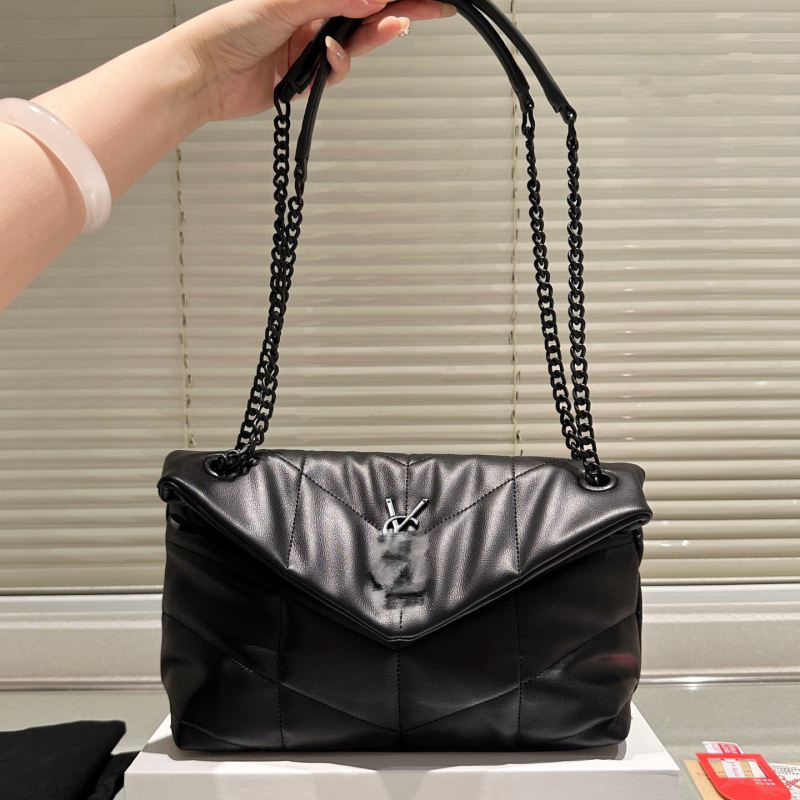 Prešivana kožna crossbody torba s lančanim remenom, velika kapaciteta, messenger stil