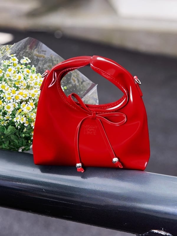 Ženska teksturirana crossbody torbica, mala, za dnevnu upotrebu, ljeto 2025