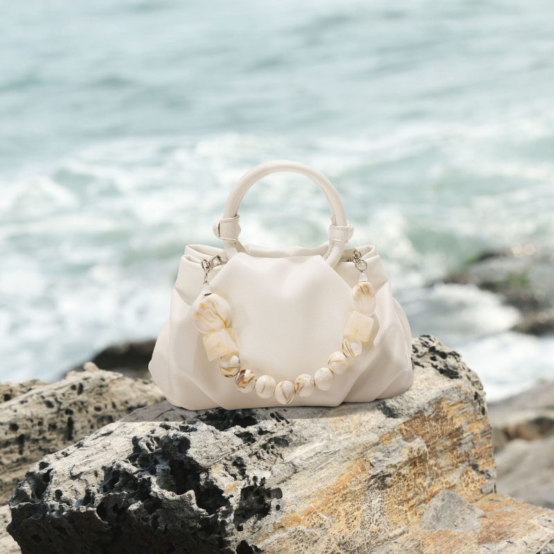 Nova meka Fufu Cloud torba, 2026. godina — trend cloud torba za svakodnevna putovanja i casual nošenje, s jednom naramenicom i crossbody stilom