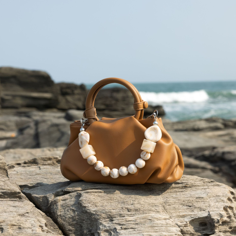 Nova meka Fufu Cloud torba, 2026. godina — trend cloud torba za svakodnevna putovanja i casual nošenje, s jednom naramenicom i crossbody stilom