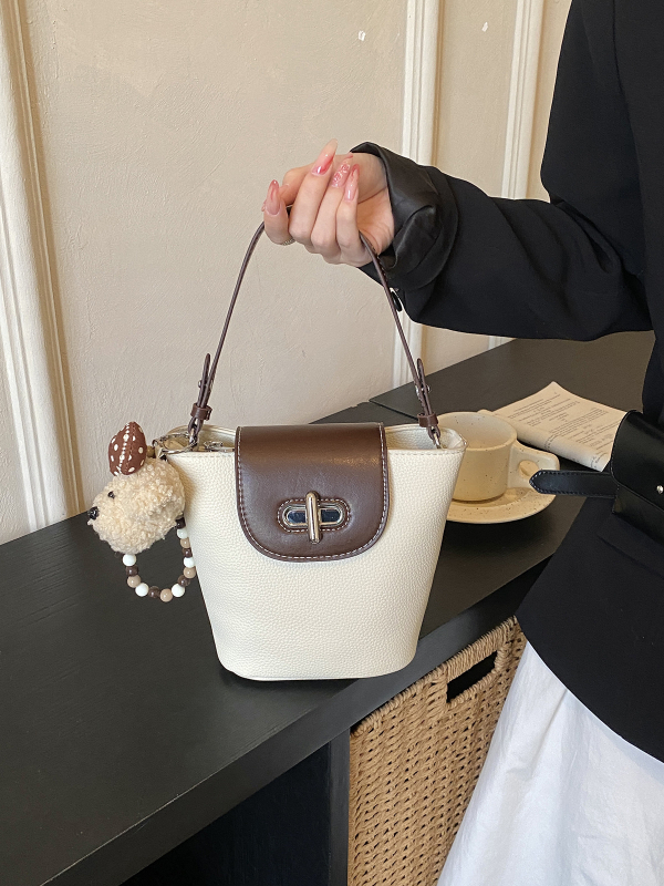 Retro torba-kofa s privjeskom medvjedić za žene, mala PU kožna crossbody torba, stil Miu, proljeće 2026