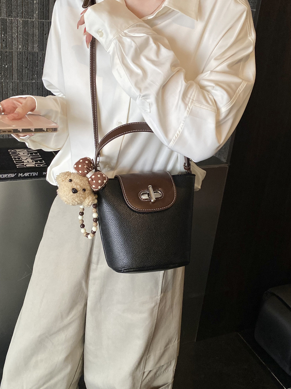 Retro torba-kofa s privjeskom medvjedić za žene, mala PU kožna crossbody torba, stil Miu, proljeće 2026
