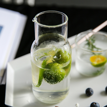 Set minimalist cu oală și ceașcă pentru apă rece — sticlă borosilicată, uz casnic, pentru o persoană, pentru sucuri și apă cu lămâie
