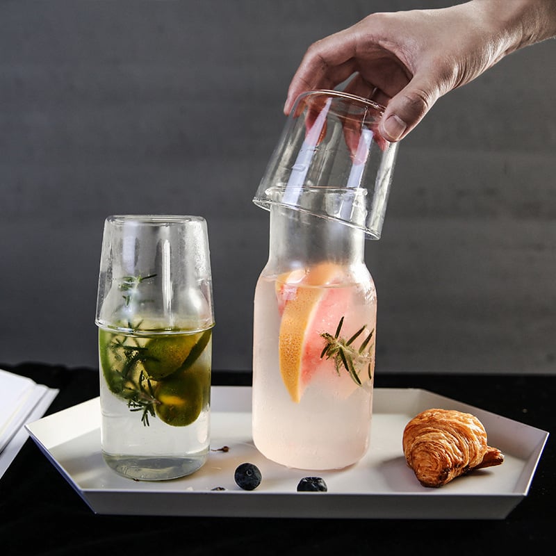 Set minimalist cu oală și ceașcă pentru apă rece — sticlă borosilicată, uz casnic, pentru o persoană, pentru sucuri și apă cu lămâie