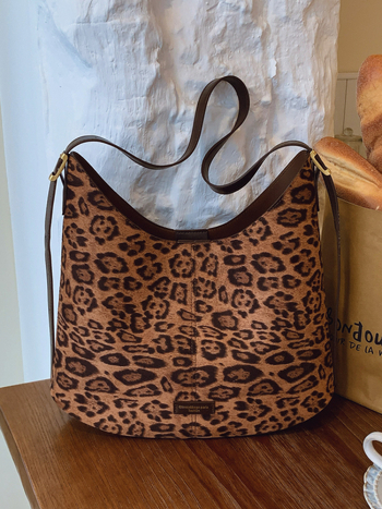 Ženska torba s leopard printom, jesen 2025, gradski stil, srednja veličina, velika kapaciteta, torba preko ramena u obliku košare