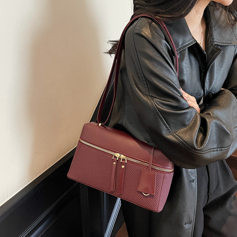 Ženska srednje veličine kvadratna crossbody torba od umjetne kože, lagani luksuzan dojam, velika kapaciteta, za svakodnevnu upotrebu