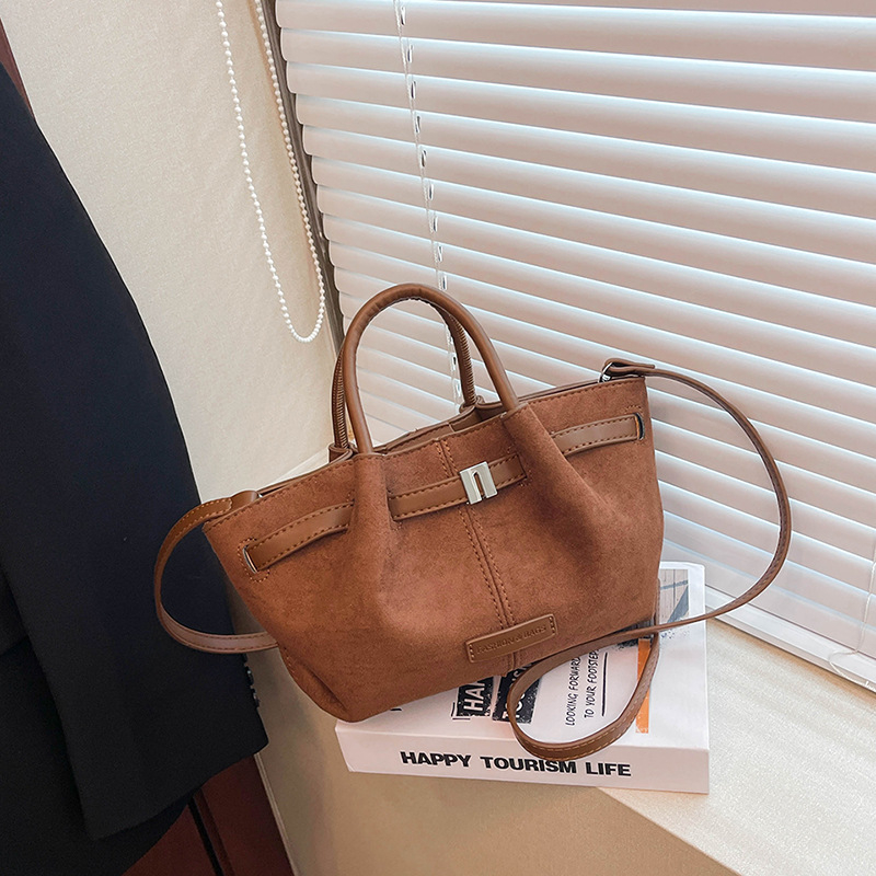 2025 modni trend: prilagođena mala kvadratna torbica za jesen/zimu, torba preko ramena i crossbody, svakodnevna retro ženska torba