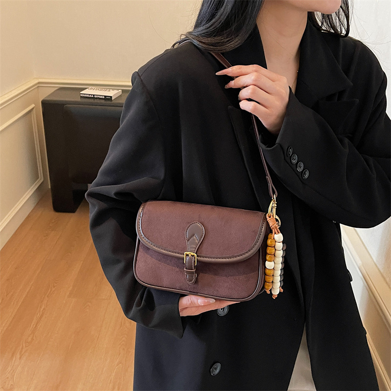 Ženska retro matirana mala torbica, jesen 2025, moderna crossbody kvadratna torba