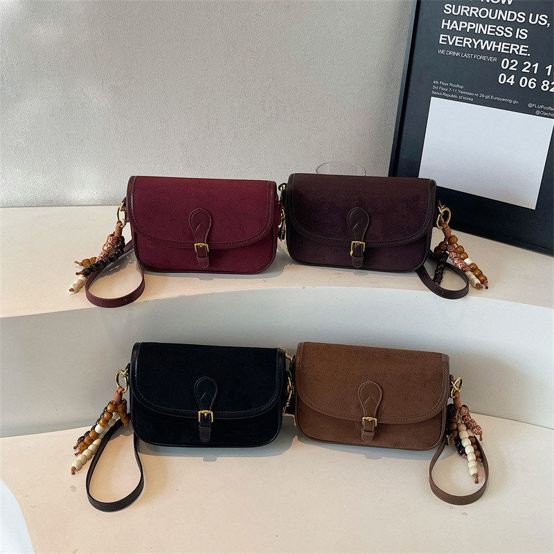 Ženska retro matirana mala torbica, jesen 2025, moderna crossbody kvadratna torba