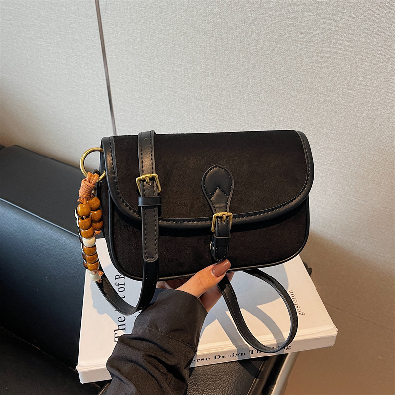 Ženska retro matirana mala torbica, jesen 2025, moderna crossbody kvadratna torba