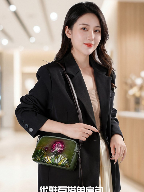 2026 etnički stil retro reljefna tekstura ženska torba, crossbody torba u nacionalnom stilu, elegantna i svestrana