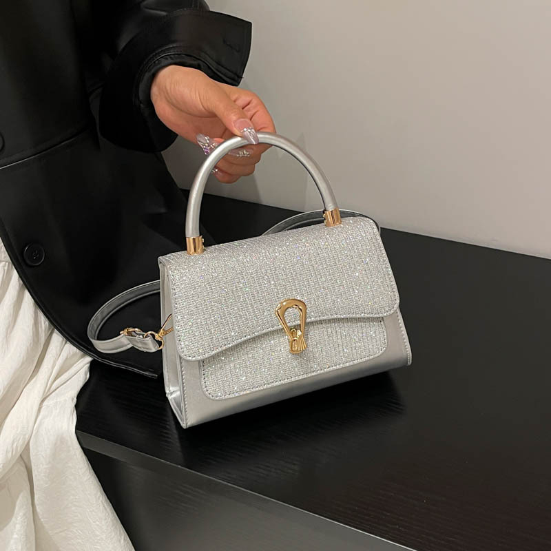 Ženska mala kvadratna crossbody torba u gradskom minimalističkom stilu, korejski dizajn, jesen-zima 2025