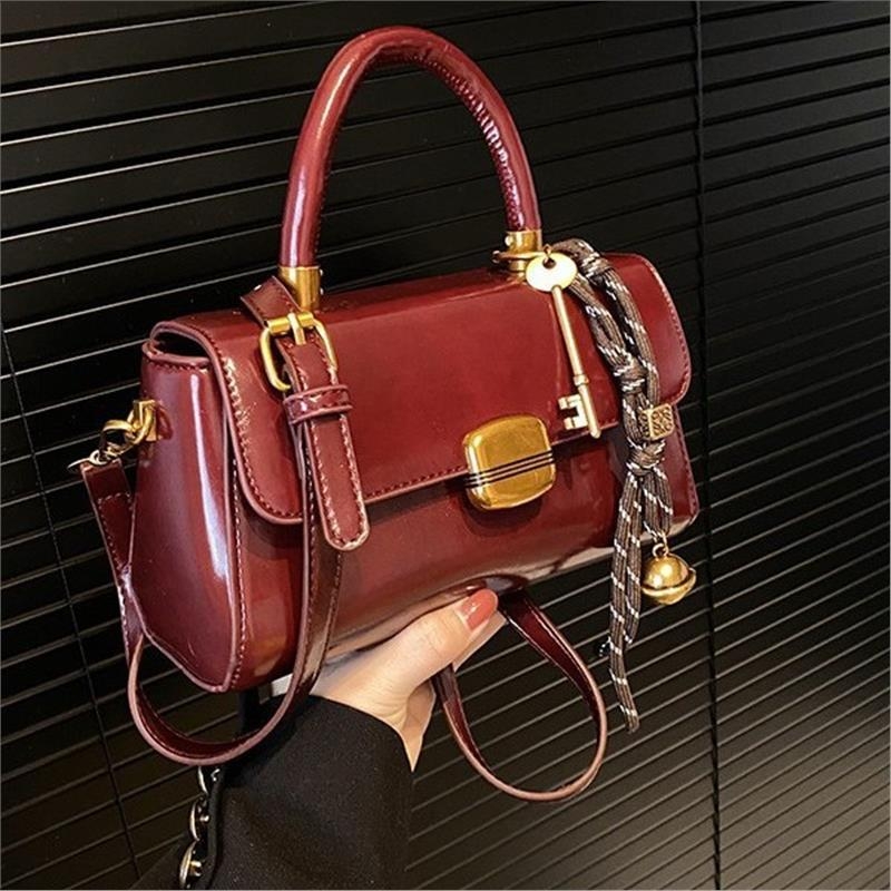 Ženska torbica od kože s uljem voska, premium retro stil, jesen-zima 2024, svestrana crossbody i kompaktna kvadratna torbica