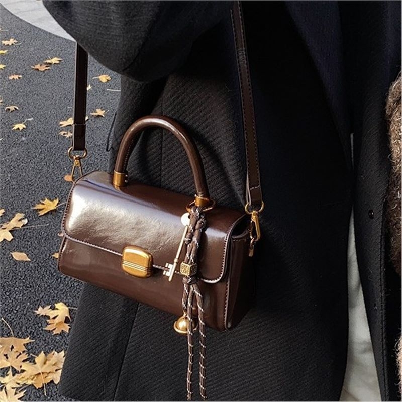 Ženska torbica od kože s uljem voska, premium retro stil, jesen-zima 2024, svestrana crossbody i kompaktna kvadratna torbica
