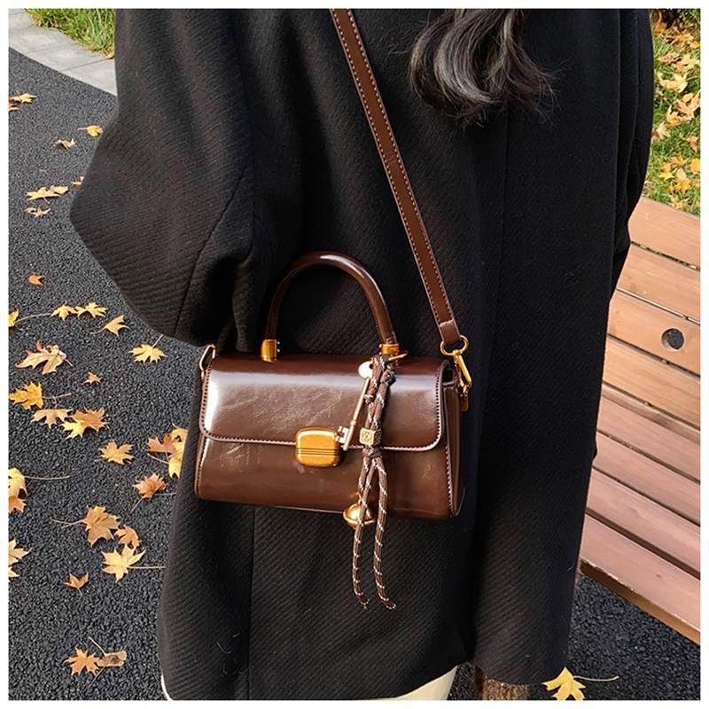 Ženska torbica od kože s uljem voska, premium retro stil, jesen-zima 2024, svestrana crossbody i kompaktna kvadratna torbica