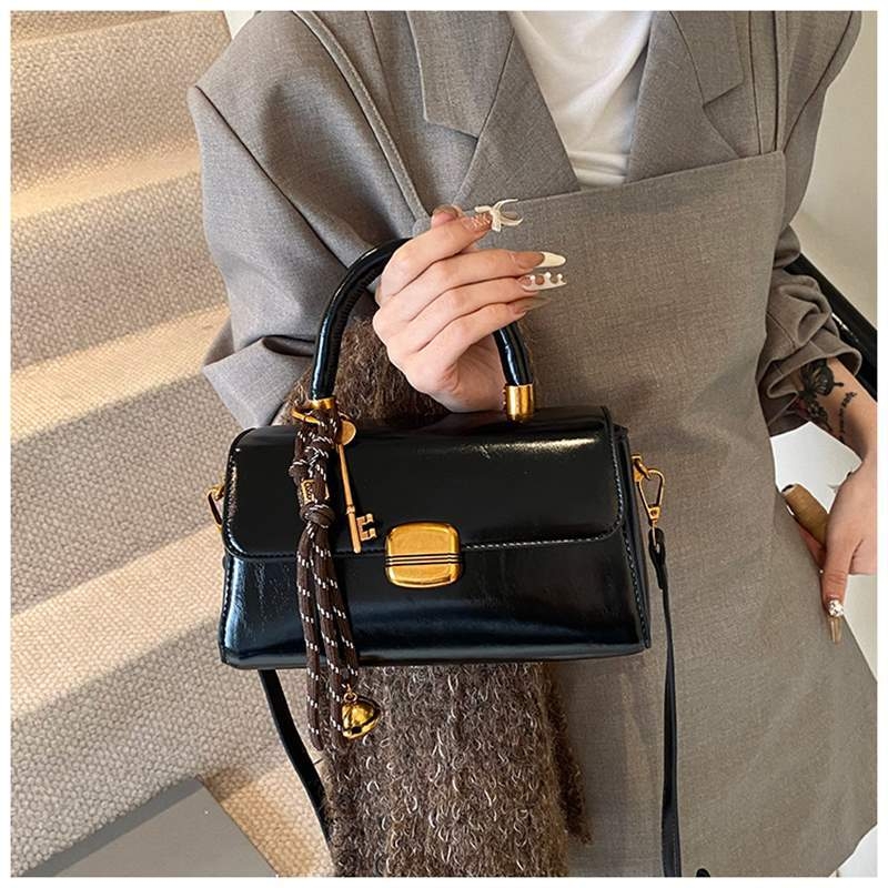 Ženska torbica od kože s uljem voska, premium retro stil, jesen-zima 2024, svestrana crossbody i kompaktna kvadratna torbica