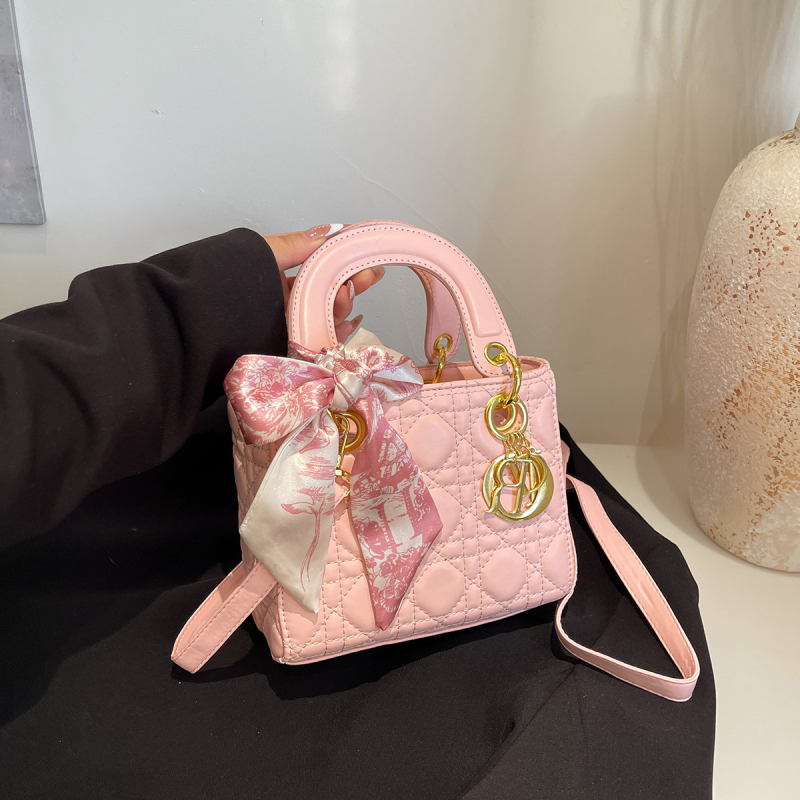 Ženska Diana torbica s dijamantnim izvezenim uzorkom, mala kvadratna torbica, 2026 novi model, ramenski ili crossbody stil
