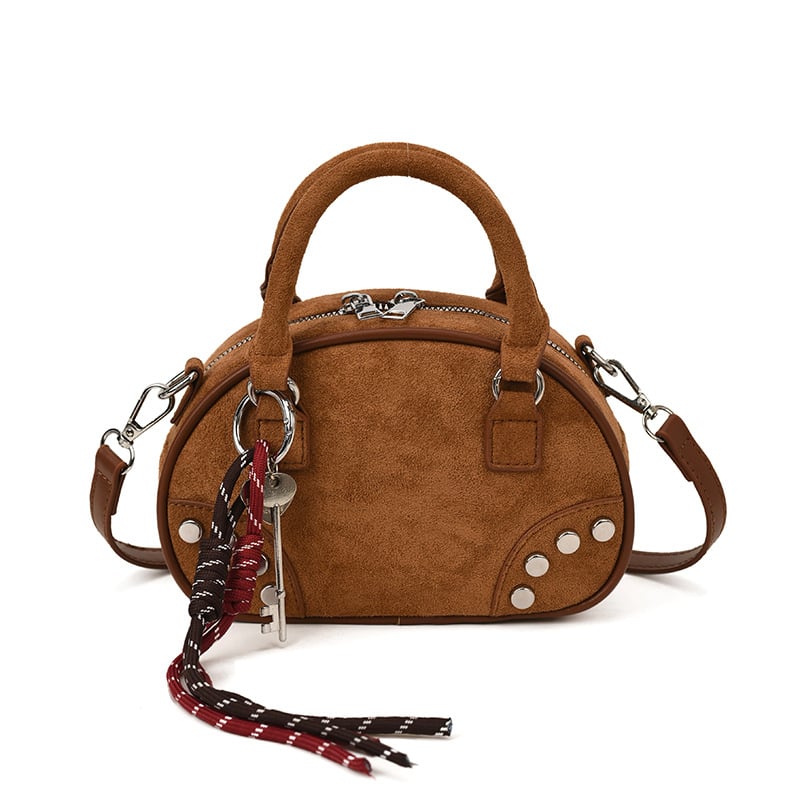 2025 nova ženska torba za jesen-zimu, visoke kvalitete, korejskog dizajna boutique, s ukrasnim čavlima, za nošenje preko ramena i crossbody