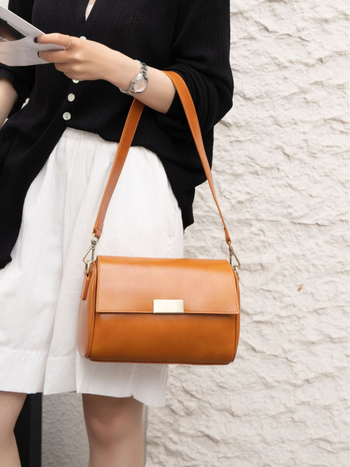 Első réteg marhabőr női válltáska, vintage stílusú crossbody, 2024-es új modell, valódi bőr