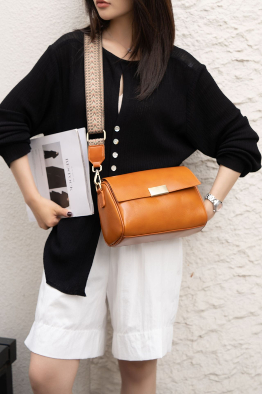 Első réteg marhabőr női válltáska, vintage stílusú crossbody, 2024-es új modell, valódi bőr