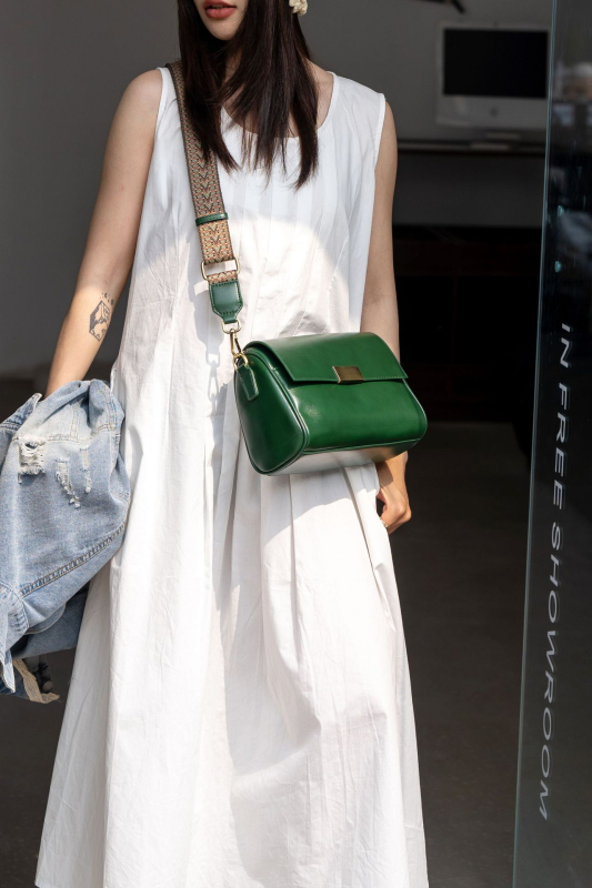 Első réteg marhabőr női válltáska, vintage stílusú crossbody, 2024-es új modell, valódi bőr