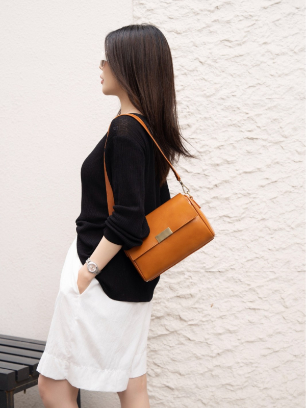 Első réteg marhabőr női válltáska, vintage stílusú crossbody, 2024-es új modell, valódi bőr