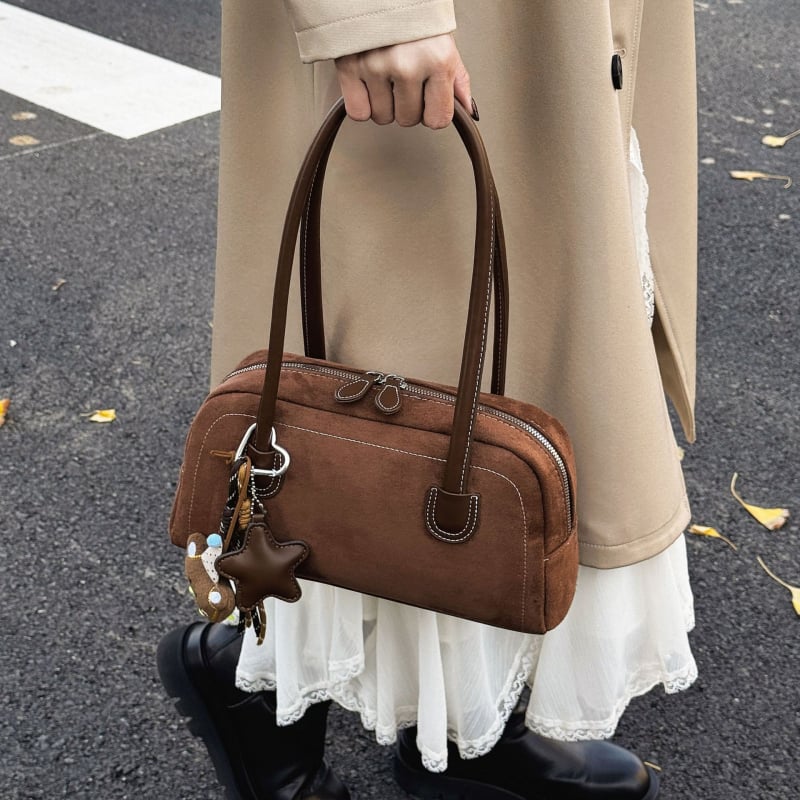 Ženska crossbody torba od brušene kože, jesen-zima retro stil baguette oblik, novi model 2025