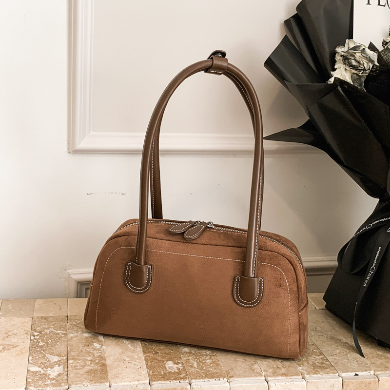 Ženska crossbody torba od brušene kože, jesen-zima retro stil baguette oblik, novi model 2025