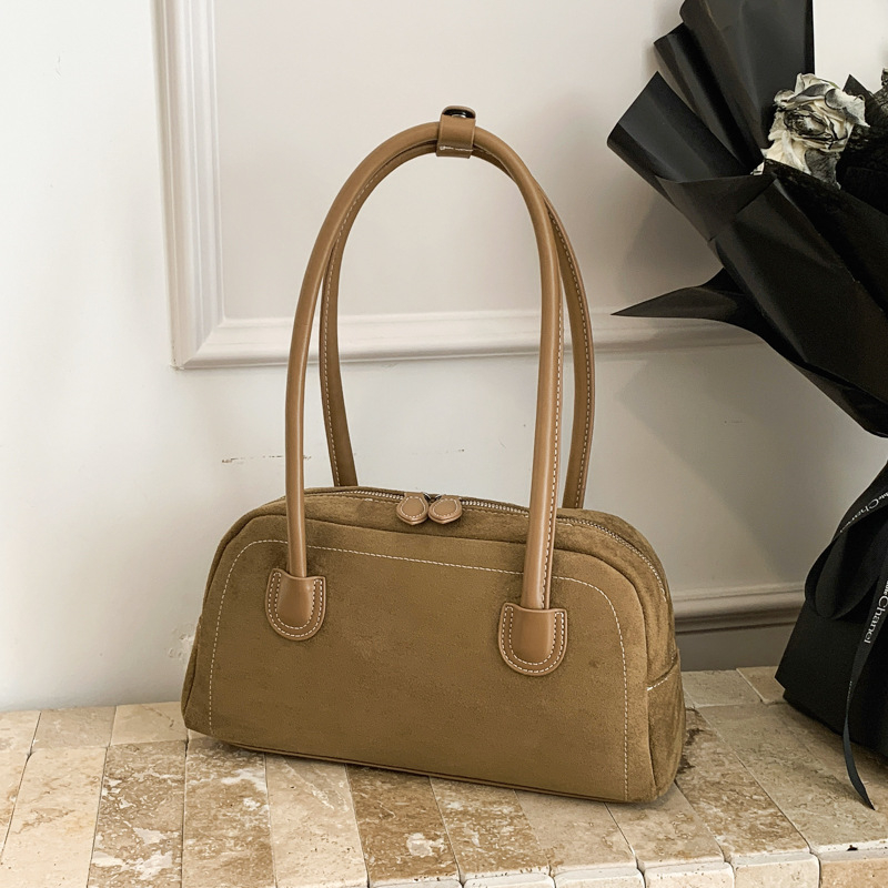 Ženska crossbody torba od brušene kože, jesen-zima retro stil baguette oblik, novi model 2025