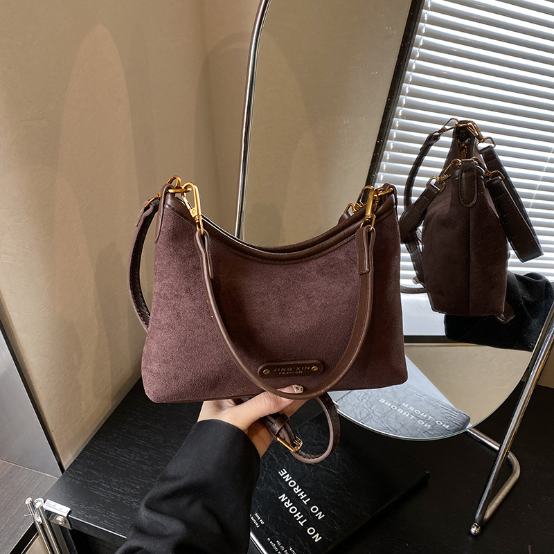Ženska torba od suede za nošenje preko ramena, mala kvadratna, za svakodnevnu upotrebu, 2025 jesen-zima — minimalistička