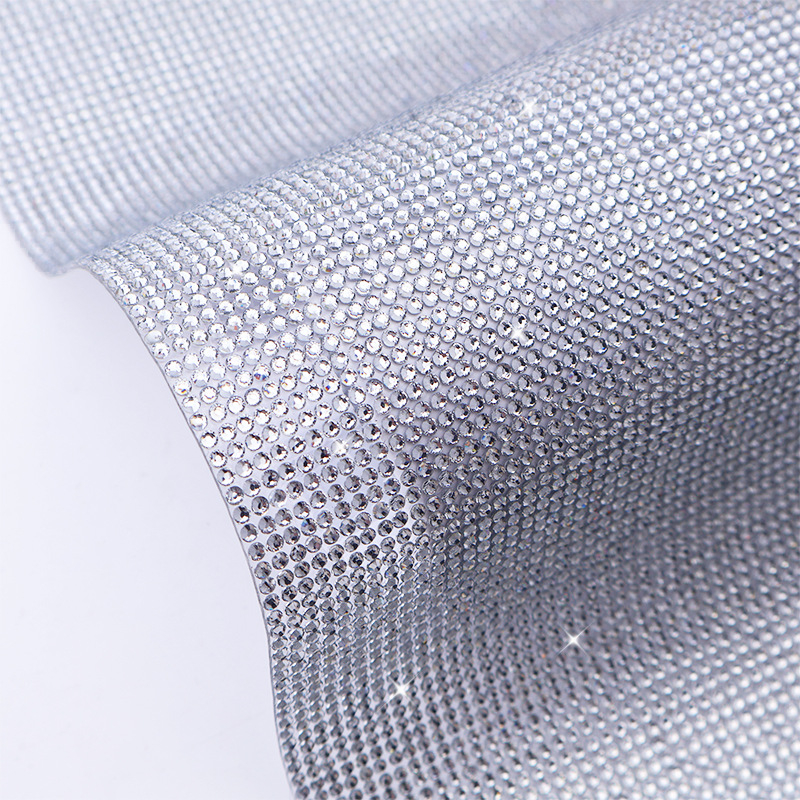 3 mm rhinestones od smole, ravno stražnje s ljepilom na stražnjoj strani, za DIY dodatke za torbe i odjeću