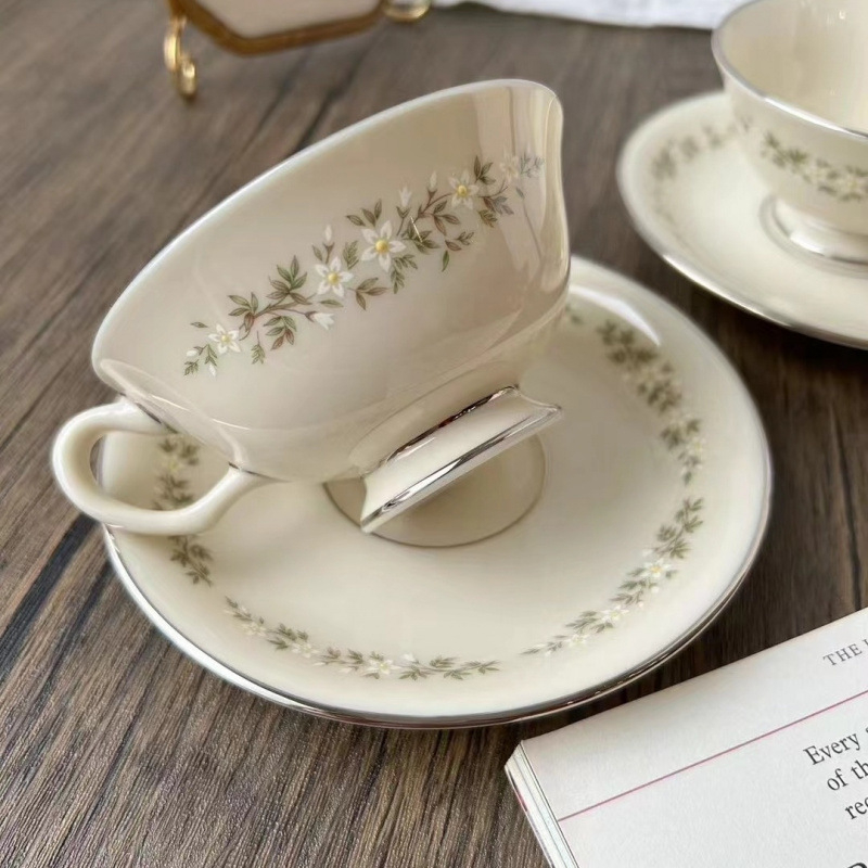 Set de cești de cafea și farfurioare în stil britanic, set vintage pentru ceai de după-amiază, veselă ceramică de înaltă calitate