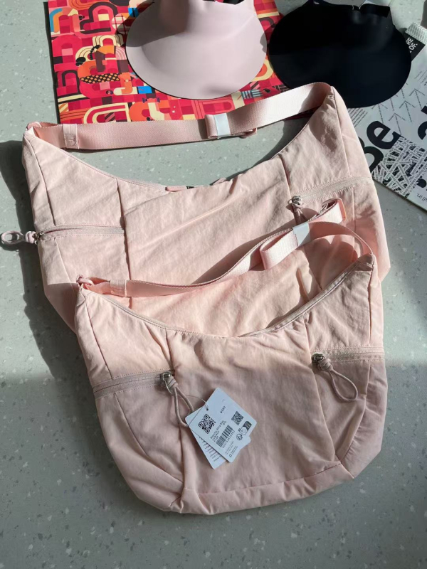 Slouchy Sling Croissant torba, crossbody za žene, 6L mala i 13L velika dumpling stil torba, svakodnevna torba za rame