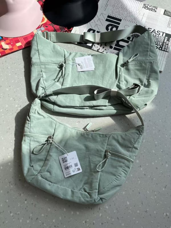 Slouchy Sling Croissant torba, crossbody za žene, 6L mala i 13L velika dumpling stil torba, svakodnevna torba za rame
