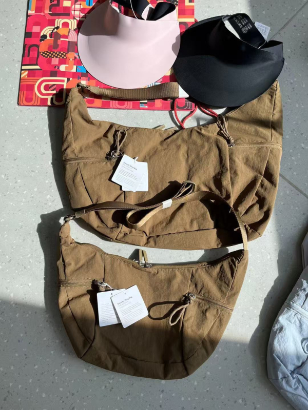 Slouchy Sling Croissant torba, crossbody za žene, 6L mala i 13L velika dumpling stil torba, svakodnevna torba za rame