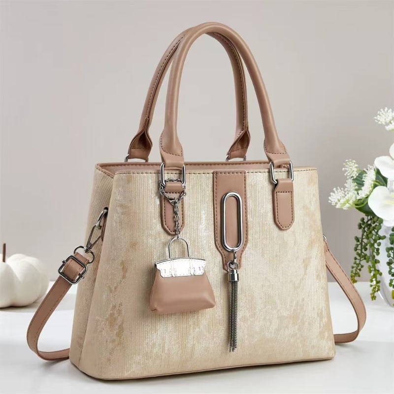 2025 nova ženska torba s resicama, elegantna tekstura, za nošenje preko ramena i crossbody, jednostavan dnevni stil
