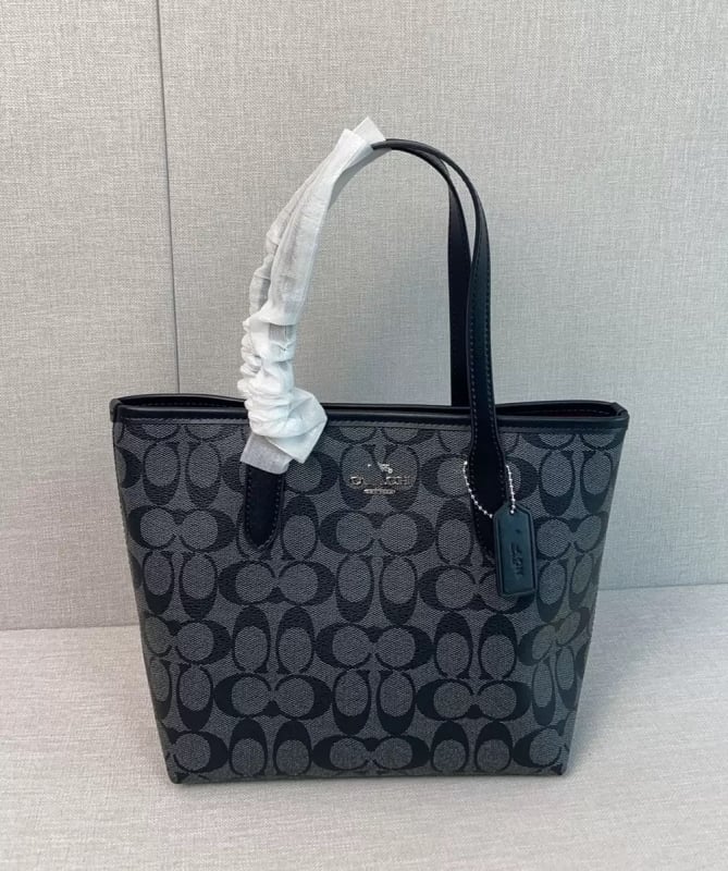 City23 tote torba s monogramom, magnetska kopča, velika kapaciteta, torba za nošenje u ruci i na rame za žene