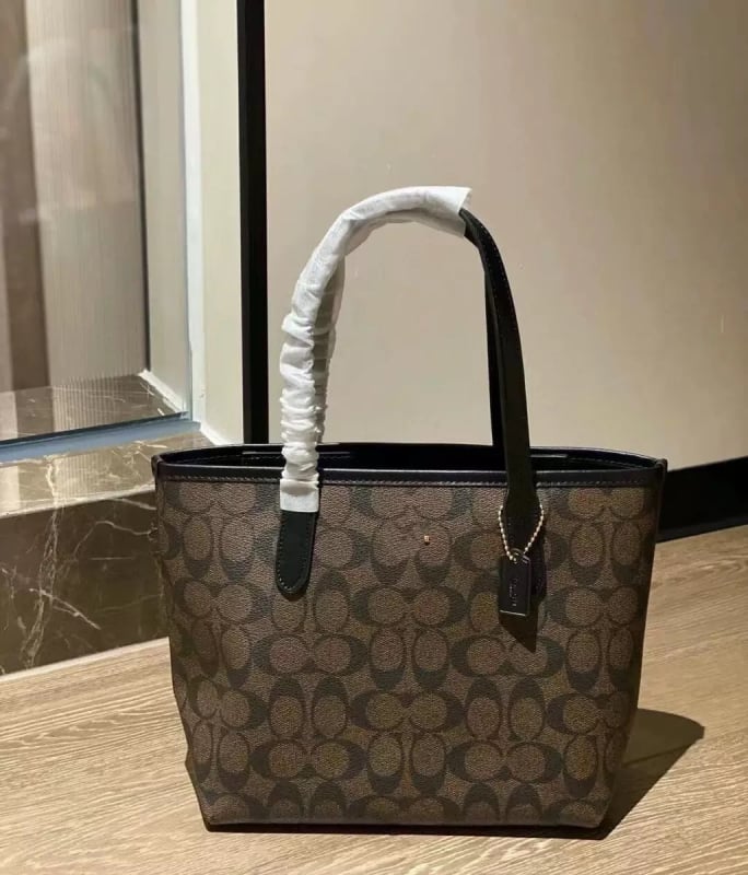 City23 tote torba s monogramom, magnetska kopča, velika kapaciteta, torba za nošenje u ruci i na rame za žene