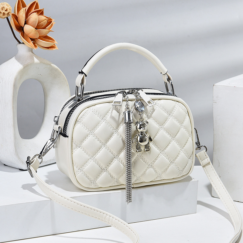 Ženska mala torbica s dijamantnim uzorkom i resicama, okruglog oblika, PU koža, za nošenje preko ramena ili crossbody (model 2024)