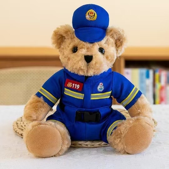 Policijski medvjedić u uniformi — plišena igračka za djecu, sladak dar za djevojčice