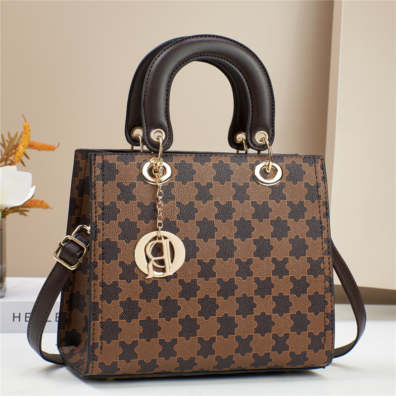 PU kožna ženska torbica - mala ručna/ crossbody torbica, srednja veličina, gradski stil, elegantna i moderna