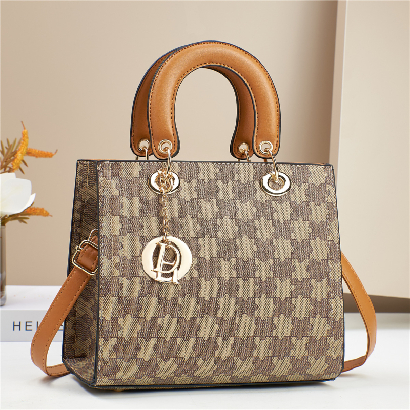 PU kožna ženska torbica - mala ručna/ crossbody torbica, srednja veličina, gradski stil, elegantna i moderna